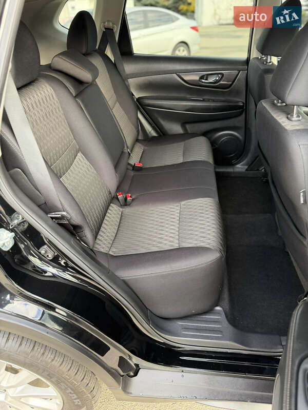 Внедорожник / Кроссовер Nissan Rogue 2018 в Киеве