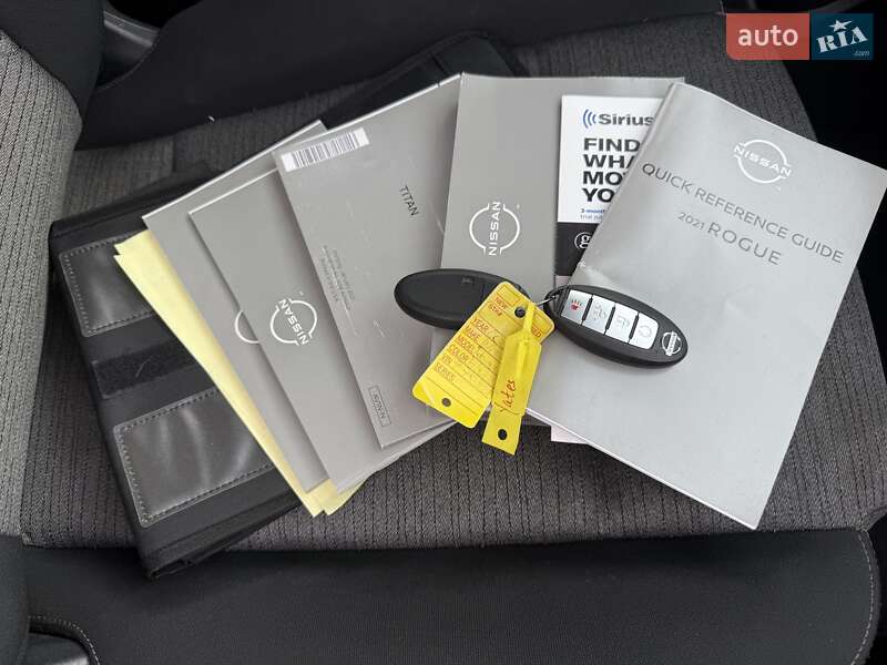 Внедорожник / Кроссовер Nissan Rogue 2021 в Киеве
