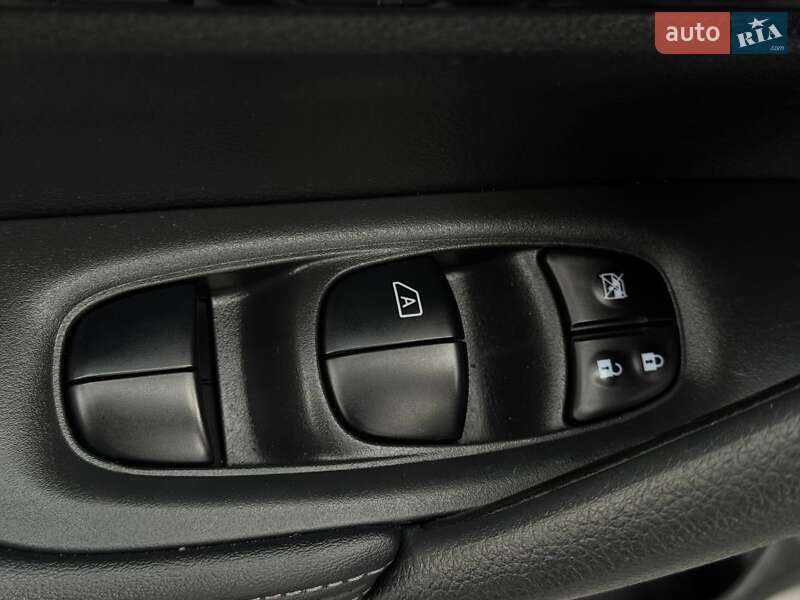 Внедорожник / Кроссовер Nissan Rogue 2018 в Ровно фото 11 Внедорожник / Кроссовер Nissan Rogue 2018 в Ровно