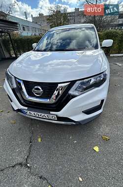 Внедорожник / Кроссовер Nissan Rogue 2017 в Киеве