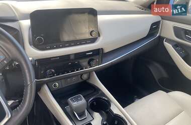 Внедорожник / Кроссовер Nissan Rogue 2021 в Львове