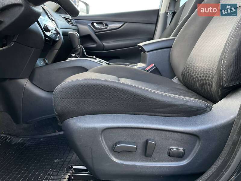 Позашляховик / Кросовер Nissan Rogue 2017 в Києві