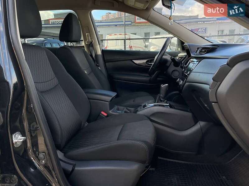 Позашляховик / Кросовер Nissan Rogue 2017 в Києві