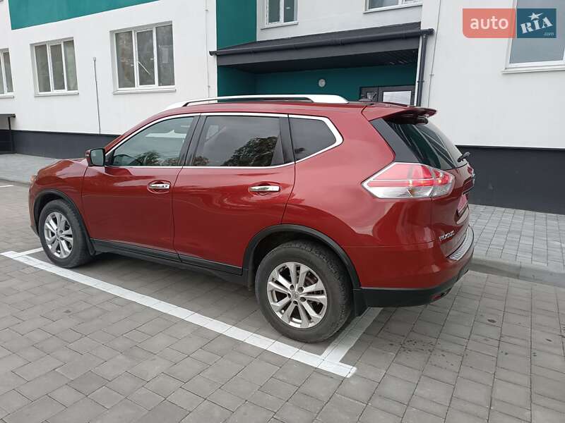 Позашляховик / Кросовер Nissan Rogue 2016 в Сарнах