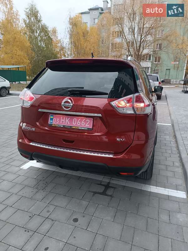 Позашляховик / Кросовер Nissan Rogue 2016 в Сарнах