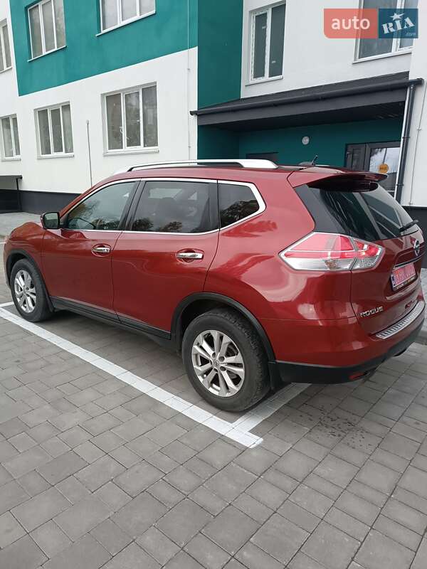 Позашляховик / Кросовер Nissan Rogue 2016 в Сарнах