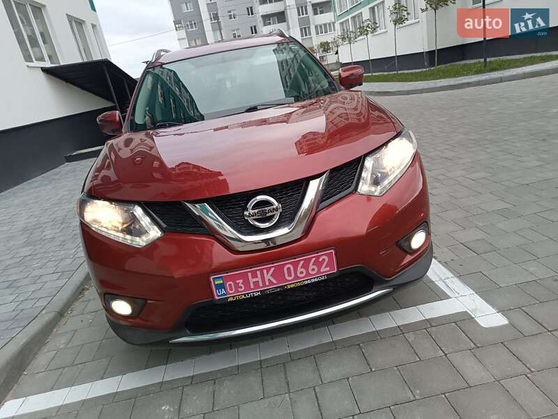 Позашляховик / Кросовер Nissan Rogue 2016 в Сарнах