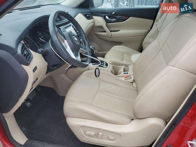 Внедорожник / Кроссовер Nissan Rogue 2017 в Львове