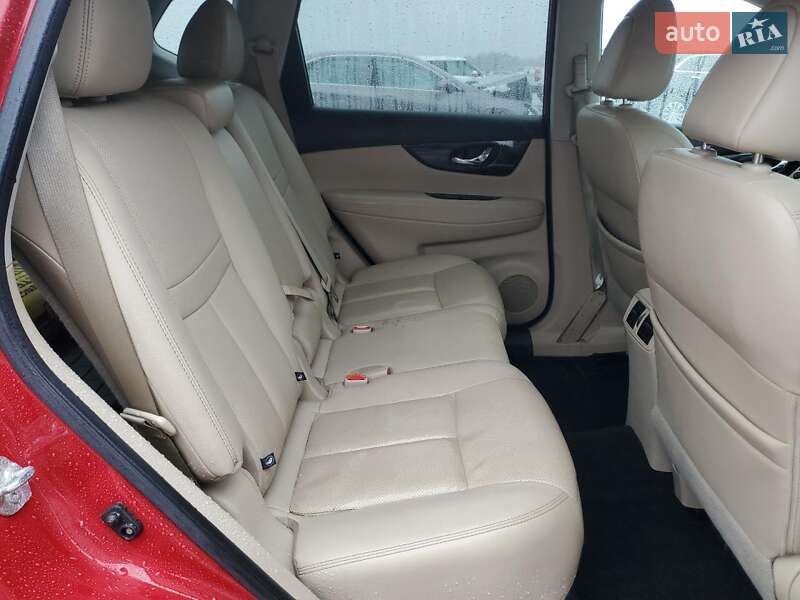 Внедорожник / Кроссовер Nissan Rogue 2017 в Львове