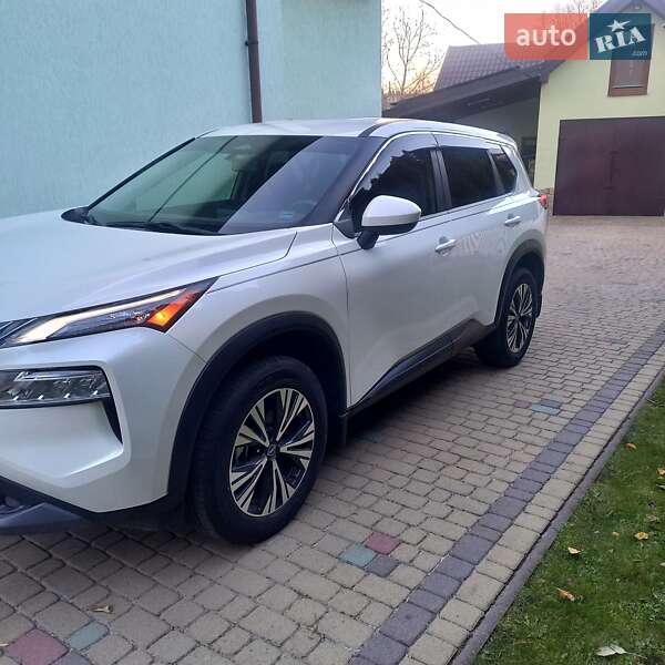Внедорожник / Кроссовер Nissan Rogue 2023 в Львове