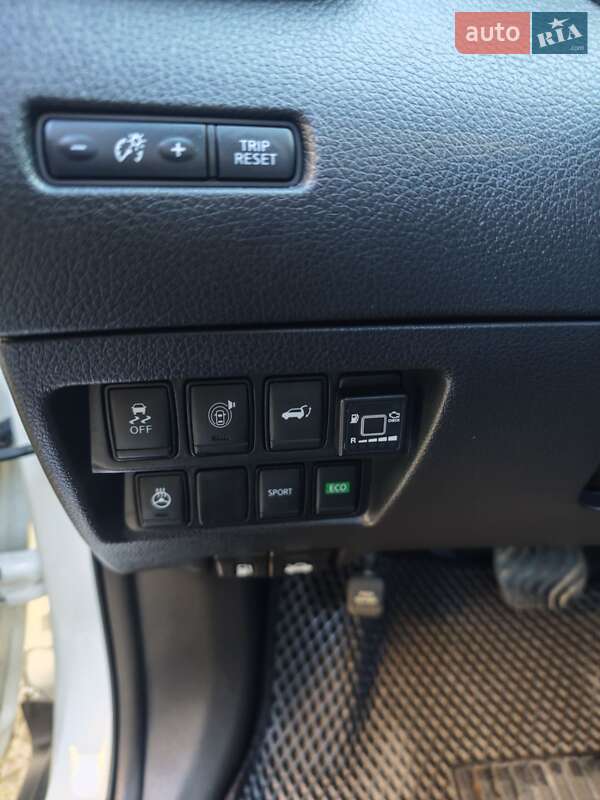 Внедорожник / Кроссовер Nissan Rogue 2017 в Запорожье фото 9 Внедорожник / Кроссовер Nissan Rogue 2017 в Запорожье