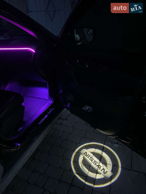 Внедорожник / Кроссовер Nissan Rogue 2017 в Мельнице-Подольской