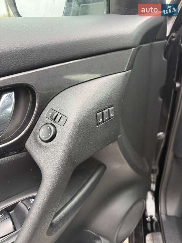 Позашляховик / Кросовер Nissan Rogue 2018 в Києві