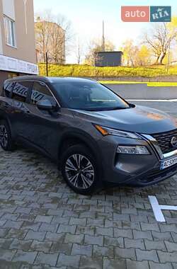 Внедорожник / Кроссовер Nissan Rogue 2023 в Луцке