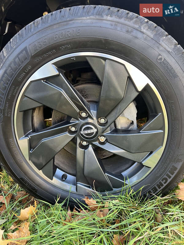 Внедорожник / Кроссовер Nissan Rogue 2024 в Тернополе