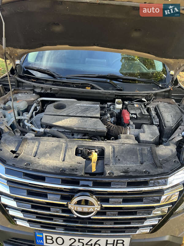 Внедорожник / Кроссовер Nissan Rogue 2024 в Тернополе