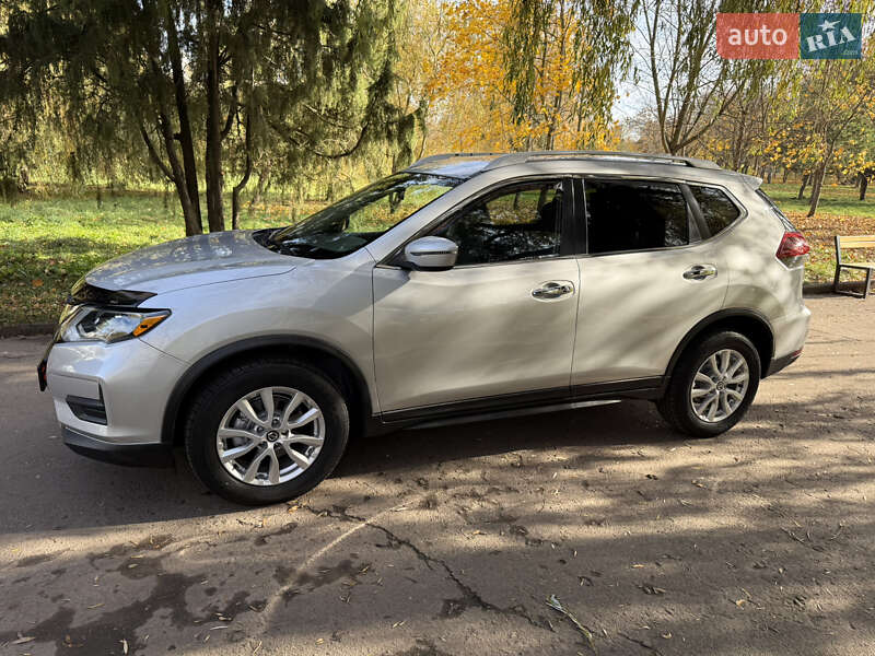 Внедорожник / Кроссовер Nissan Rogue 2019 в Ровно