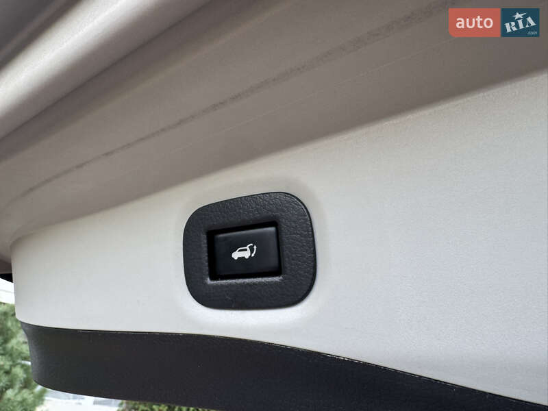 Позашляховик / Кросовер Nissan Rogue 2018 в Києві