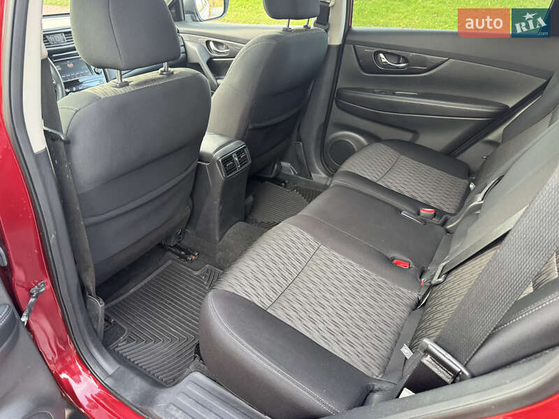 Позашляховик / Кросовер Nissan Rogue 2018 в Києві