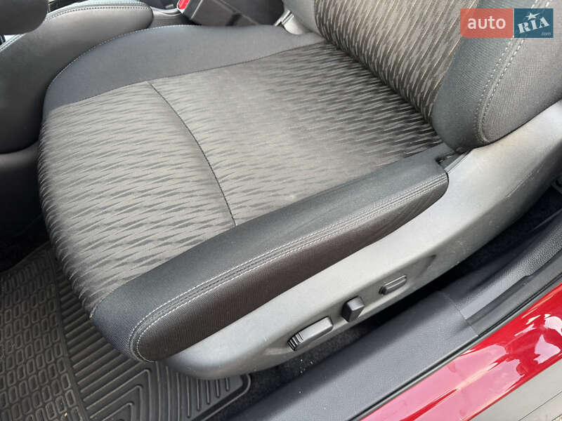 Позашляховик / Кросовер Nissan Rogue 2018 в Києві