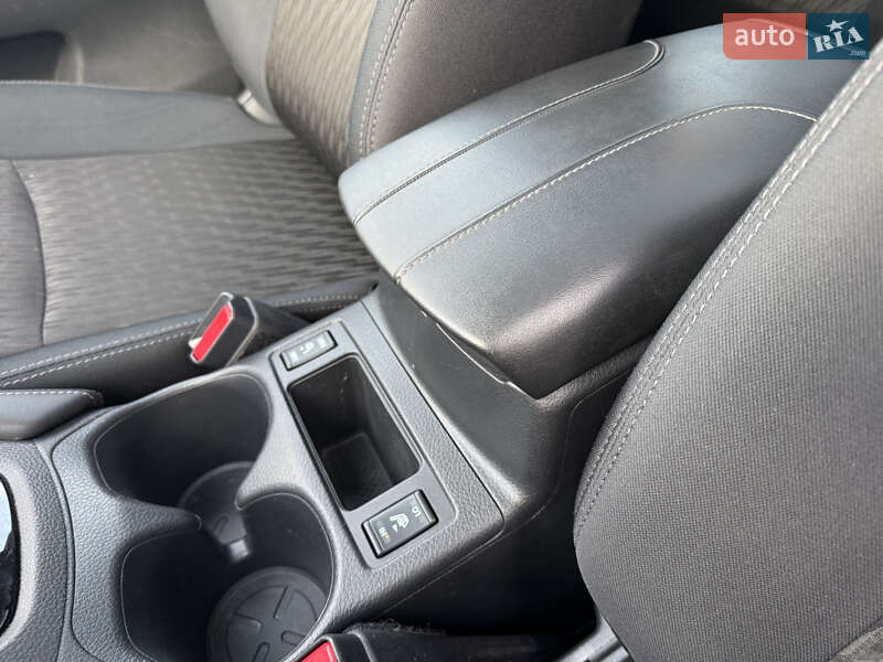 Позашляховик / Кросовер Nissan Rogue 2018 в Києві