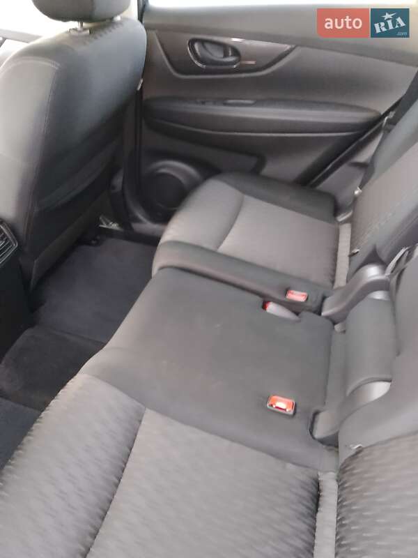 Внедорожник / Кроссовер Nissan Rogue 2018 в Марганце фото 2 Внедорожник / Кроссовер Nissan Rogue 2018 в Марганце