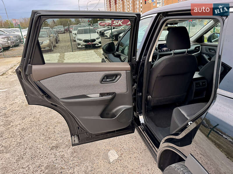 Внедорожник / Кроссовер Nissan Rogue 2021 в Киеве