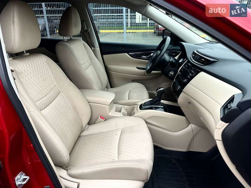 Позашляховик / Кросовер Nissan Rogue 2017 в Львові