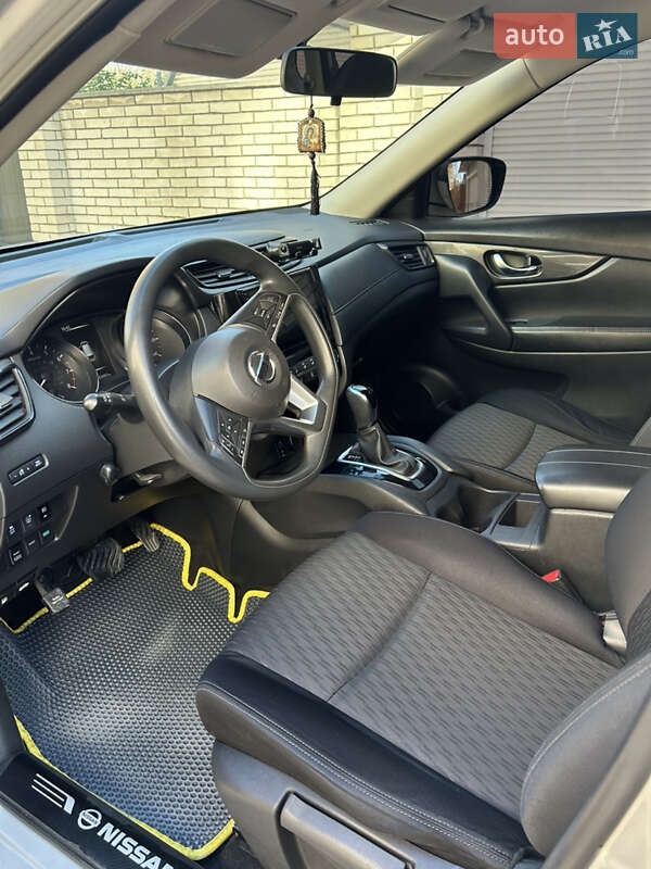 Позашляховик / Кросовер Nissan Rogue 2017 в Запоріжжі