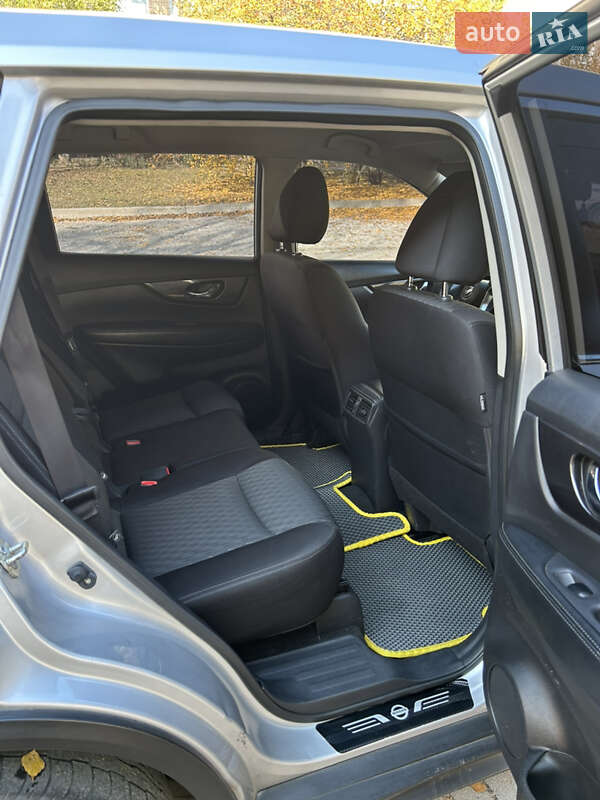 Позашляховик / Кросовер Nissan Rogue 2017 в Запоріжжі