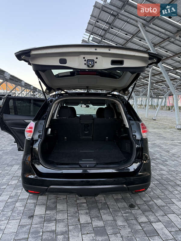 Внедорожник / Кроссовер Nissan Rogue 2015 в Львове