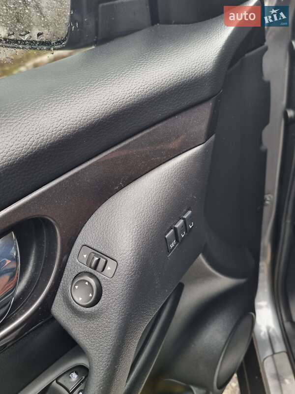 Внедорожник / Кроссовер Nissan Rogue 2018 в Харькове