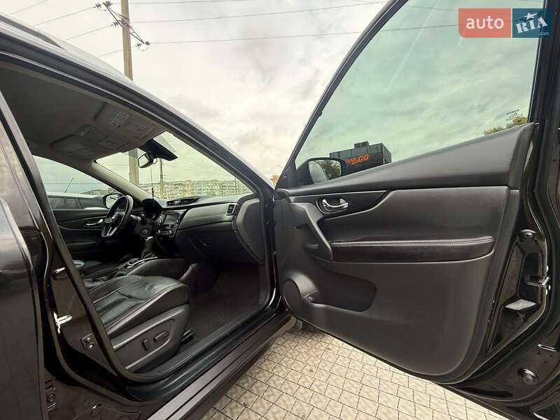 Позашляховик / Кросовер Nissan Rogue 2019 в Полтаві