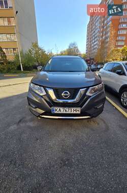 Внедорожник / Кроссовер Nissan Rogue 2015 в Киеве