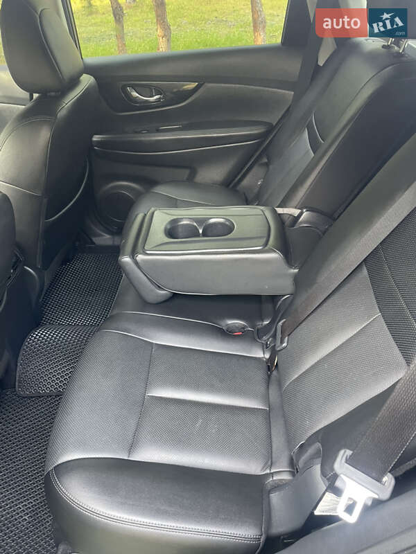 Внедорожник / Кроссовер Nissan Rogue 2019 в Бродах