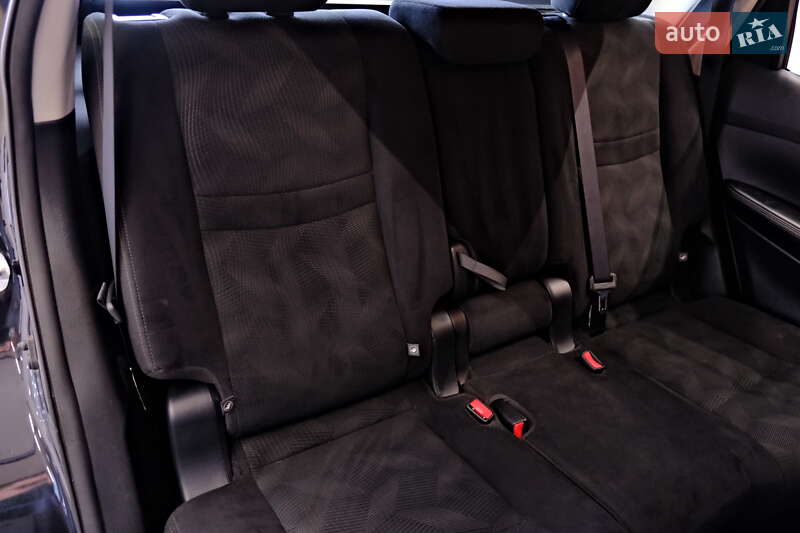 Позашляховик / Кросовер Nissan Rogue 2016 в Одесі