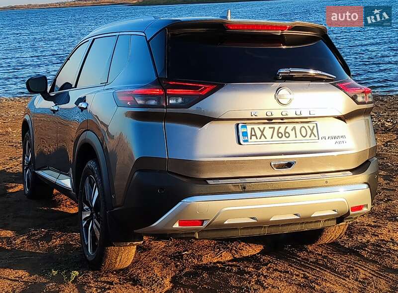 Внедорожник / Кроссовер Nissan Rogue 2022 в Первомайске