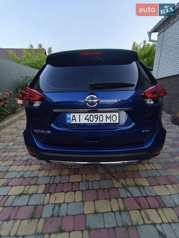 Внедорожник / Кроссовер Nissan Rogue 2017 в Ракитном