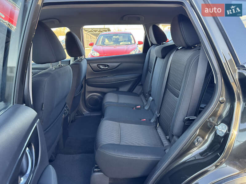 Позашляховик / Кросовер Nissan Rogue 2017 в Луцьку