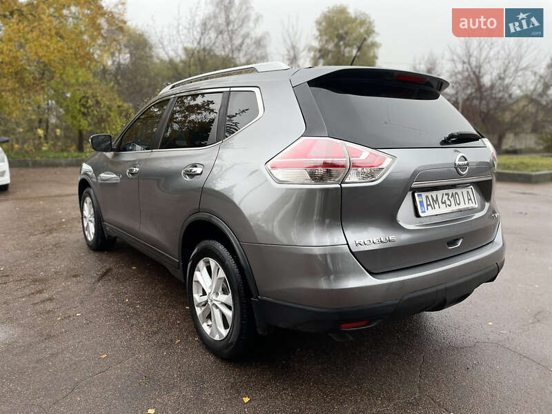 Позашляховик / Кросовер Nissan Rogue 2015 в Житомирі