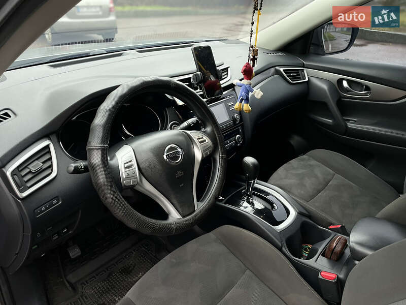 Позашляховик / Кросовер Nissan Rogue 2015 в Житомирі