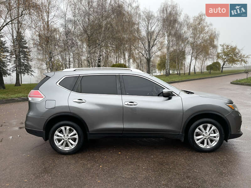 Позашляховик / Кросовер Nissan Rogue 2015 в Житомирі