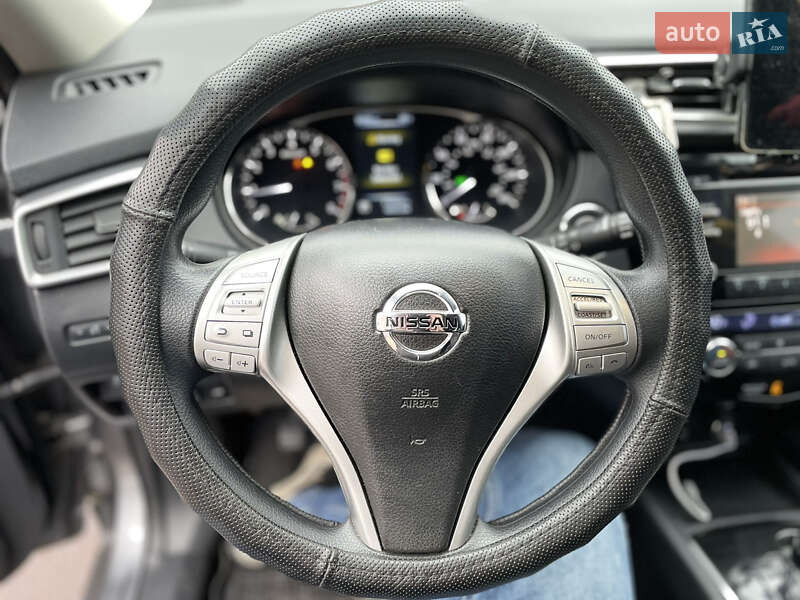 Позашляховик / Кросовер Nissan Rogue 2015 в Житомирі