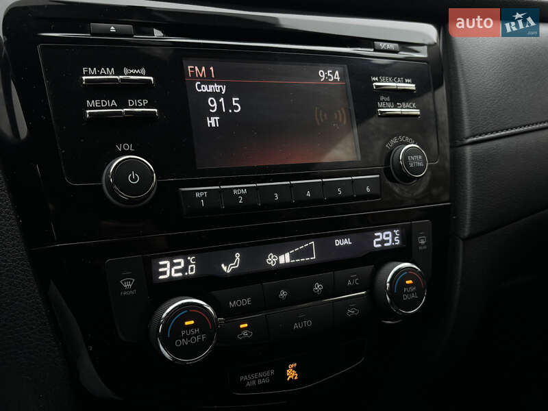 Позашляховик / Кросовер Nissan Rogue 2016 в Миколаєві