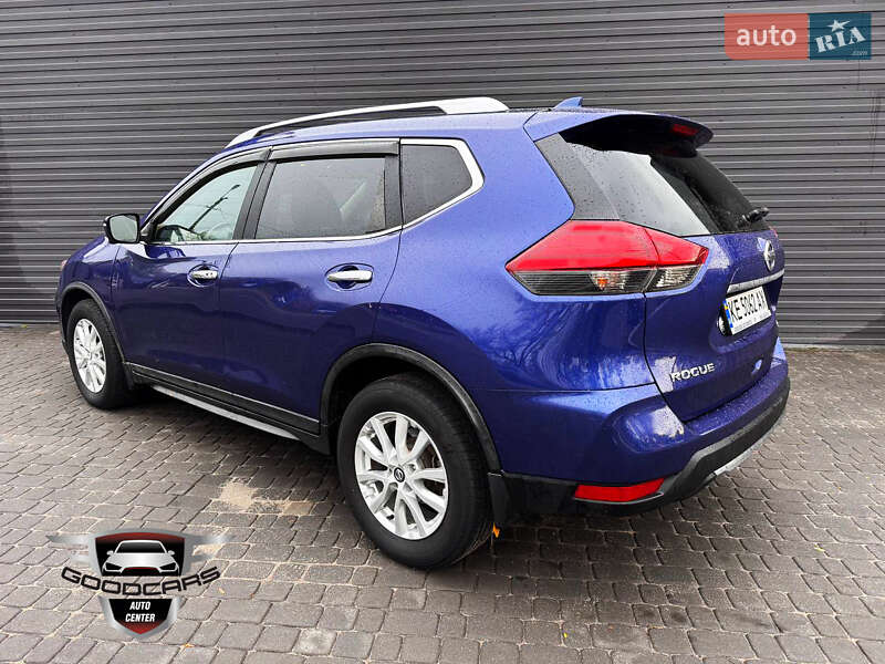 Позашляховик / Кросовер Nissan Rogue 2017 в Кам'янському