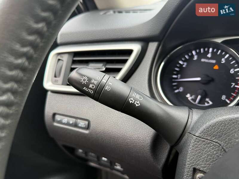 Внедорожник / Кроссовер Nissan Rogue 2015 в Киеве