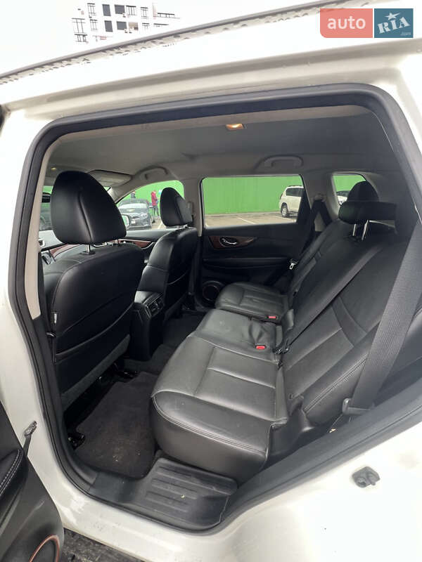 Внедорожник / Кроссовер Nissan Rogue 2014 в Вишневом фото 6 Внедорожник / Кроссовер Nissan Rogue 2014 в Вишневом