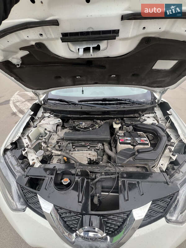 Внедорожник / Кроссовер Nissan Rogue 2014 в Вишневом фото 13 Внедорожник / Кроссовер Nissan Rogue 2014 в Вишневом