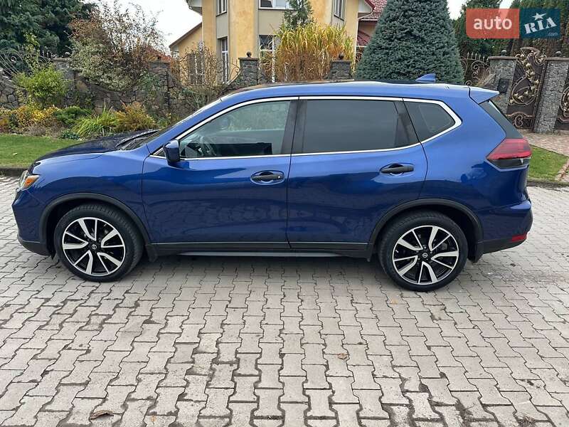 Внедорожник / Кроссовер Nissan Rogue 2020 в Ровно