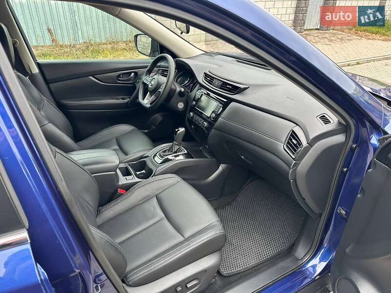 Внедорожник / Кроссовер Nissan Rogue 2020 в Ровно